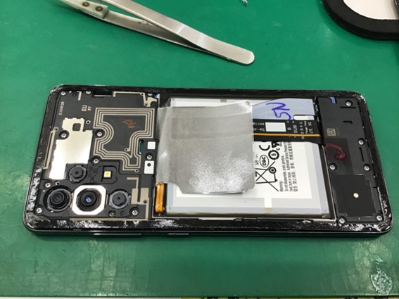 GalaxyA53のバッテリー交換ならデータをそのまま・最短即日修理のスマホ修理工房八王子オクトーレ店にご相談ください！